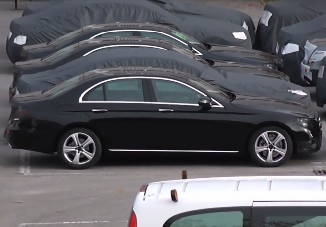Hned sto prototypů nového Mercedesu E natočeno, i téměř bez maskování (video)
