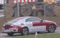 Nový Mercedes E Coupe natočen s drobnou kamufláží, mnoho už neskrývá (video)