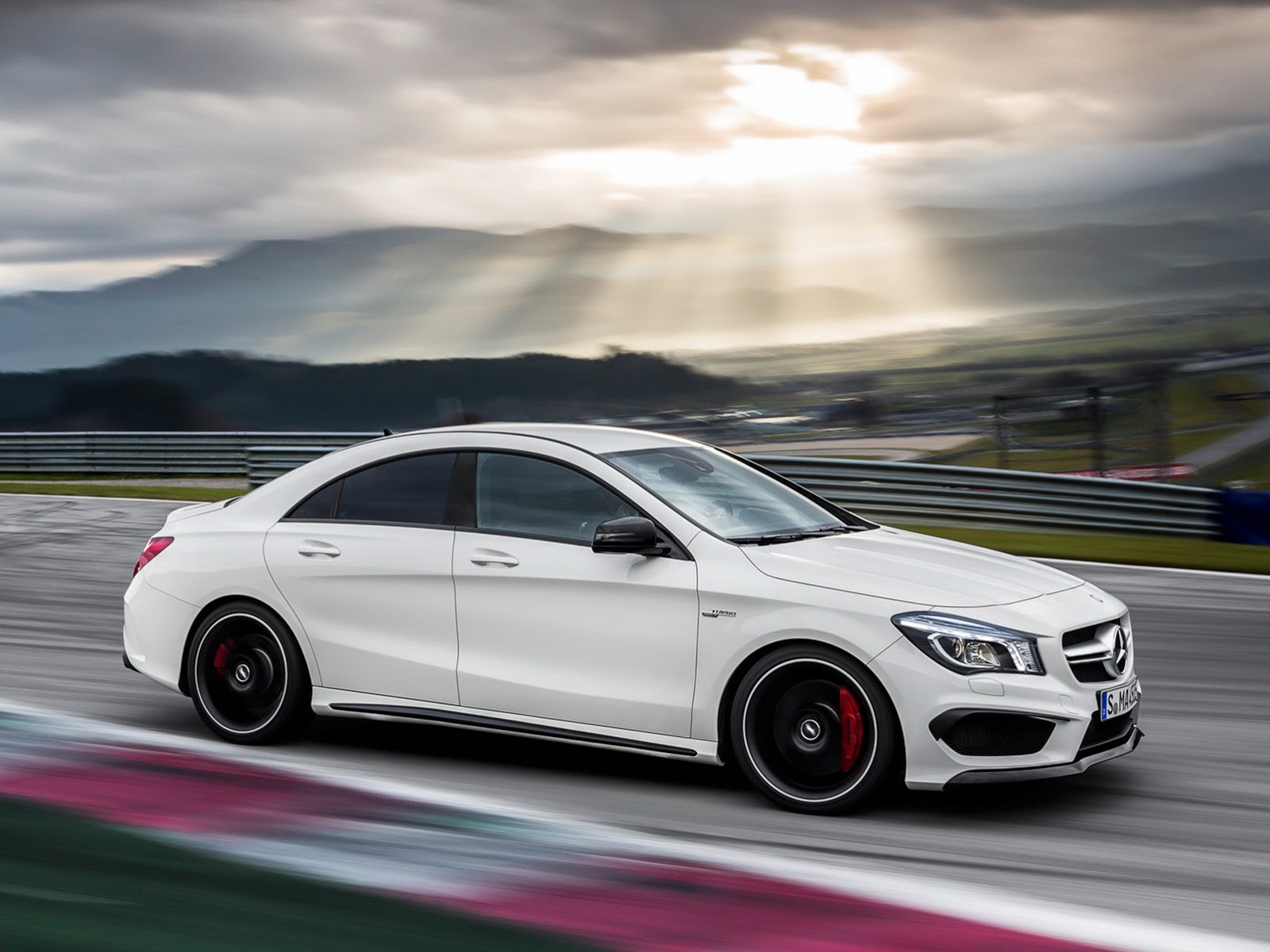 Mercedes Cla 45 Amg 2013 Cla S 360 Konmi Odhaleno Unikem Autoforum Cz