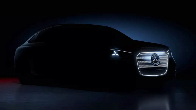 Mercedes začal odhalovat novou třídu C, devastace jednoho modelu za den mu zjevně nestačí