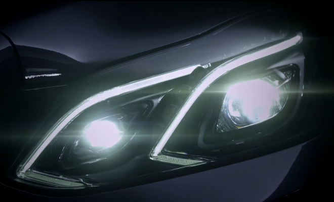 Mercedes E 2013: zásadně inovované Éčko oficiálně odhalilo svá světla, debut bude v L.A. (video)