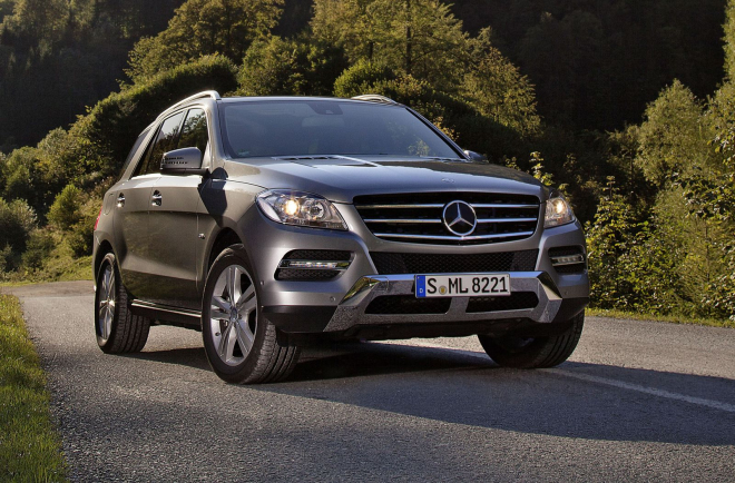 Mercedes ML 500 4Matic 2012: nová třída M konečně i s osmiválcem