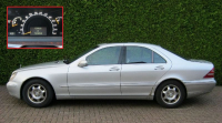 Tohle je nejlevnější jezdící Mercedes S W220 na prodej. Jeho vada je i přednost