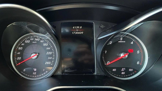 Někdo najel přes 1,7 milionu km s Mercedesem dost moderním na to, aby takový nájezd ukázal. Stačilo mu na to 5 let a 9 měsíců