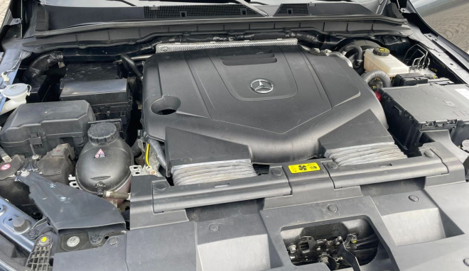 Největší propadák Mercedesu posledních let nechtěl nový skoro nikdo, jako ojetý se ale prodává ještě dráž