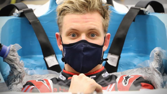 Bývalý šéf Formule 1 promluvil o návratu Schumachera do seriálu, má radost i obavy