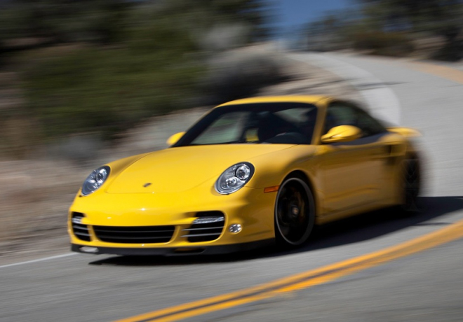 Nejlépe akcelerující vozy roku 2012 dle Motor Trendu: 911 poráží Aventador