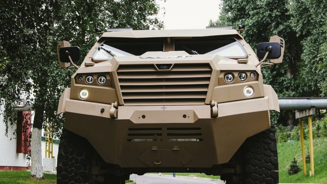 Bělorusové ukázali nový armádní speciál, pod drsnou slupkou skrývá české „vnitřnosti“