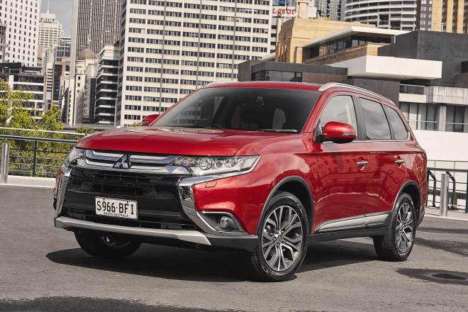 Mitsubishi Outlander 2015: facelift má české ceny, startují na 608 tisících Kč