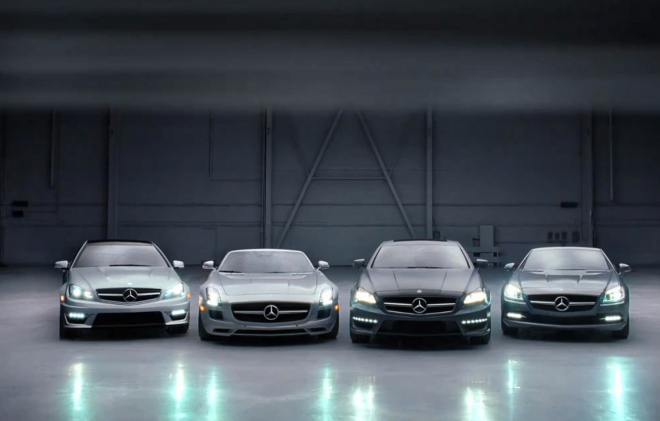 Mercedes SLS Roadster a nové C kupé odhaleny v reklamě pro Super Bowl (video)