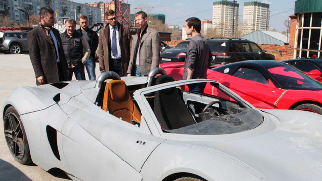 Mrtvé ruské sporťáky se vrací ze záhrobí, firma ukázala první hotová auta