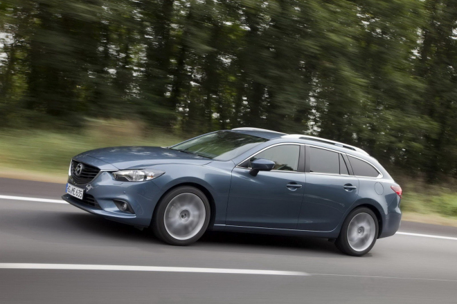 Nová Mazda 6 2013: základní česká cena činí 539 900 Kč, pro sedan i kombi