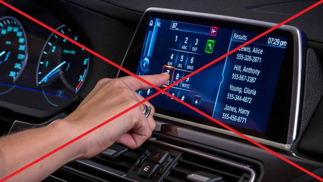 Jediná značka odmítající dotykové displeje v autech jasně řekla, proč jsou špatné