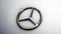 Mercedes už se zjevně připravuje na to, že si majitelé spalovacích modelů nechají svá auta navěky
