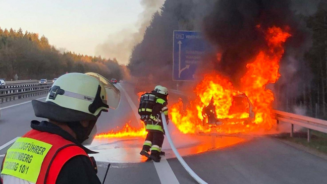 Mercedes po sérii požárů svolává do servisů skoro všechny vyrobené silniční Formule 1, je to další obrovské fiasko