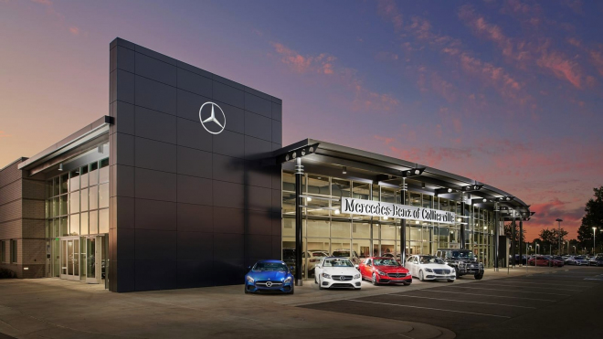 Nadšenec postavil dokonalou zmenšeninu skutečného dealerství Mercedesu, detaily i cena berou dech