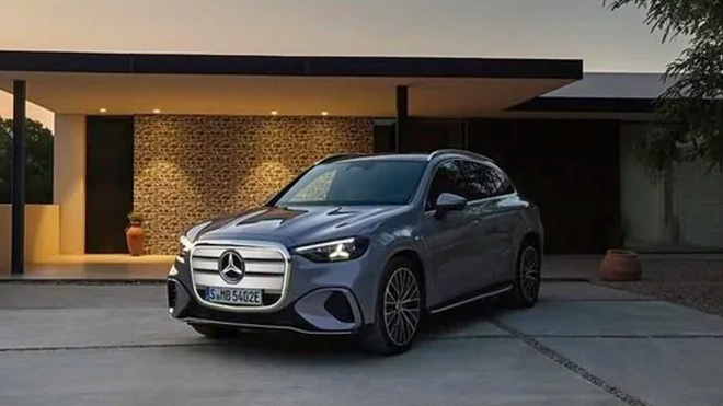 Unikly fotky nejnovějšího Mercedesu, je to ještě větší tragédie než podoba jeho vnitřku