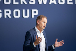 Volkswagenu dochází peníze. Pro příští rok mu chybí 267 miliard, roky sázení na mrtvé koně doženou i obry