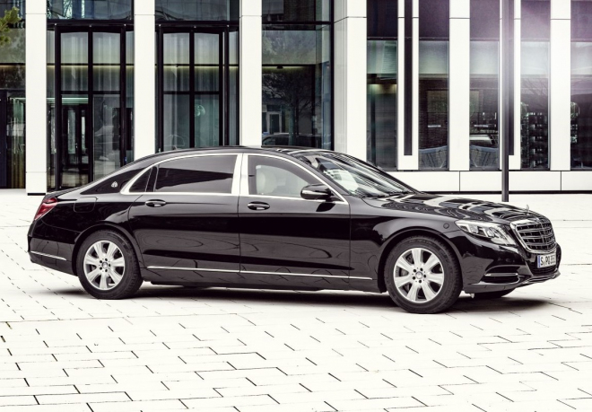 Mercedes-Maybach S 600 Guard: neprůstřelný luxus stojí 12,7 milionu Kč