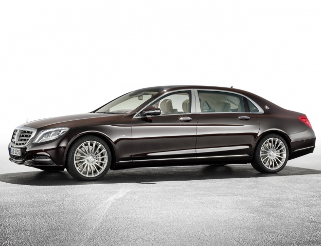 Mercedes-Maybach S 600: Maybach je zpět, s 530 koňmi a 5,5 metry luxusu