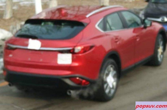Mazda CX-4 znovu nafocena bez maskování, tentokrát i zezadu a v červené