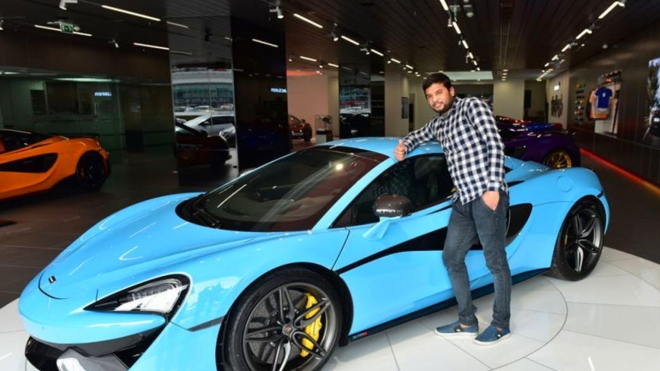 Dělník pracující v Dubaji omylem vyhrál úplně nový McLaren