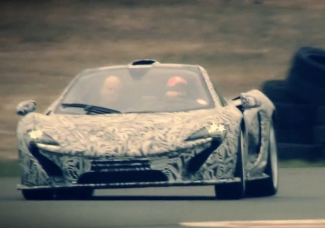 McLaren P1 na trati Top Gearu, se Sergiem Pérezem za volantem (video)