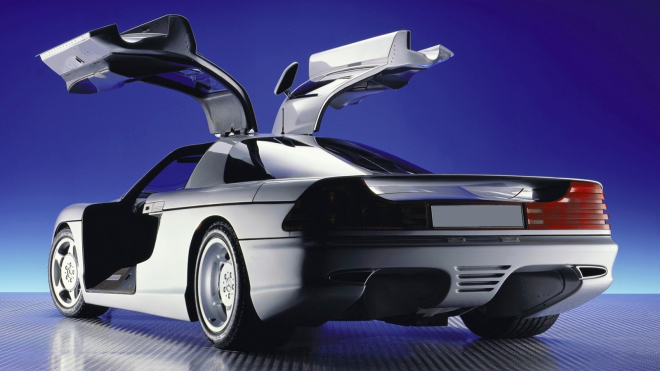 Němci před 27 léty odhalili revoluční supersport. Přes obrovský zájem ho zařízli