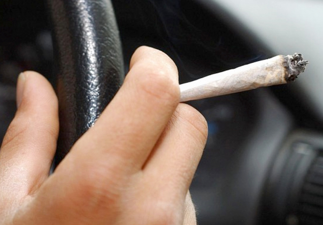 Mezi kouřením marihuany a rizikem nehody není spojitost, říká studie NHTSA