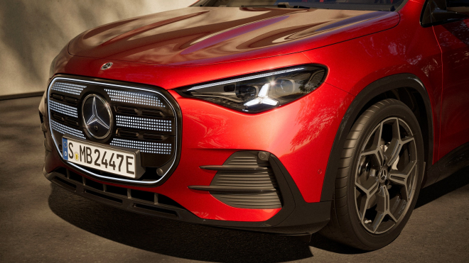 Mercedes oficiálně odhalil nové GLA a je to asi maximum, v co teď jde od Němců doufat