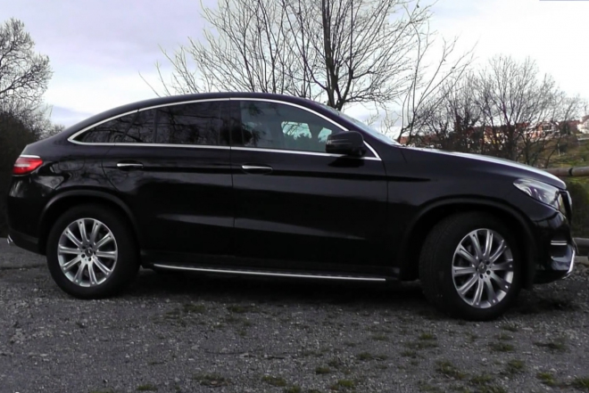 Mercedes GLE Coupe poprvé natočen na ulici, ve standardním provedení (video)