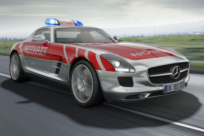 Mercedes SLS AMG Emergency Medical Vehicle: pro náročné pacienty. A nebo lékaře?