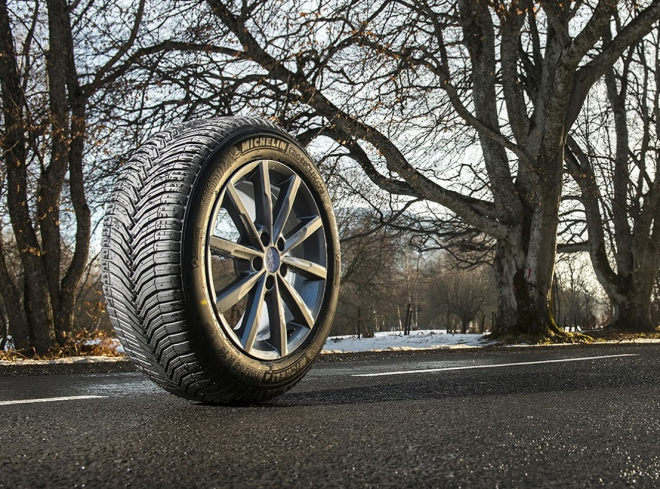 Michelin CrossClimate je první letní pneumatika označená jako zimní