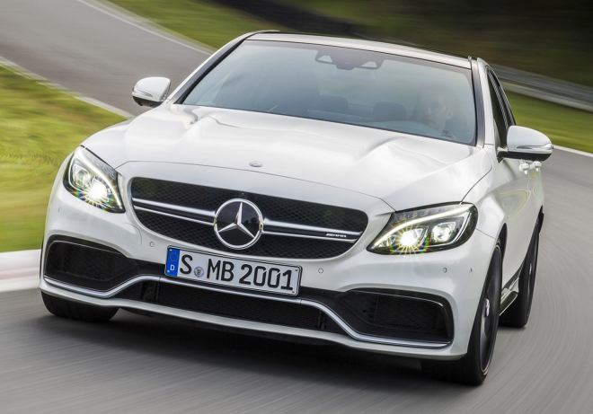 Mercedes C 63 AMG 2015 detailně: rival M3 je rychlejší i úspornější