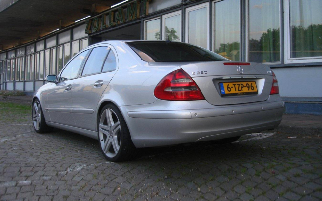 Sleeper na přání: tohle je Mercedes E 55 AMG převlečený za 220 CDI