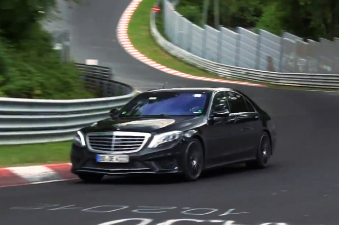 Nový Mercedes S 65 AMG už kvičí blahem při testech na Nordschleife (video)