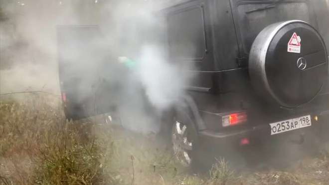 Rusové zkusili zničit nezničitelný Mercedes, v terénu ho trápili, jako by nebylo zítřka
