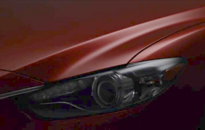 Mazda 6 2013: nová generace šestky ukázala svou příď (video)