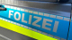 Němec si udělal zjevně legrační napodobeninu policejního vozu s nápisem Folizei, udělali u něj domovní prohlídku a auto mu sebrali