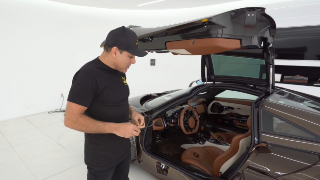 Majitel provětral své zakázkové Pagani a řekl, kolik ho stojí, i když skoro nejezdí