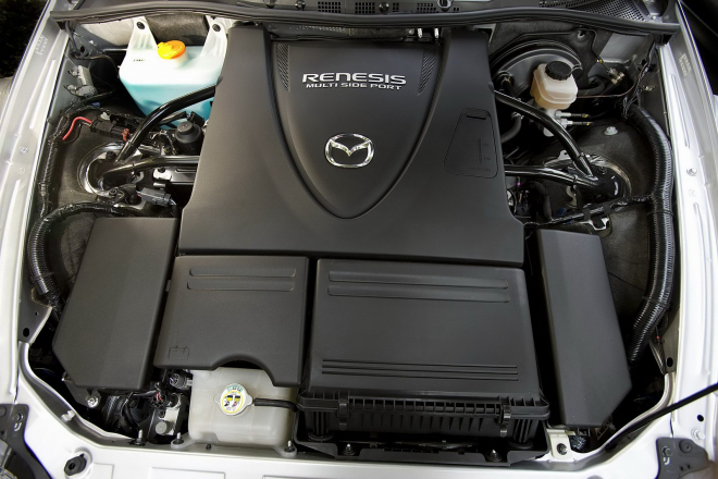 Nová Mazda RX-8 přece jen bude, s hybridním Wankelem si vyšlápne na BMW i8