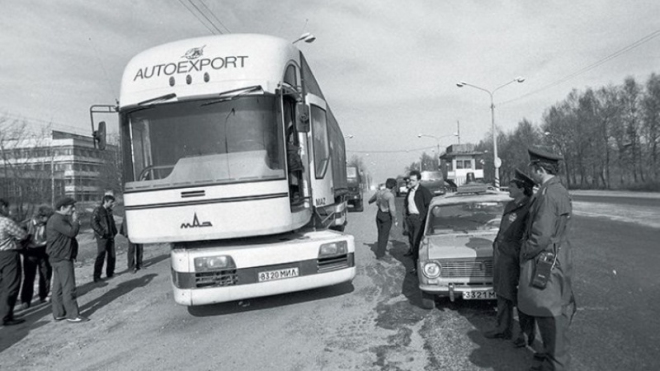 Sověti chtěli změnit svět kamionů strojem jménem Perestrojka. Byla to slepá ulička