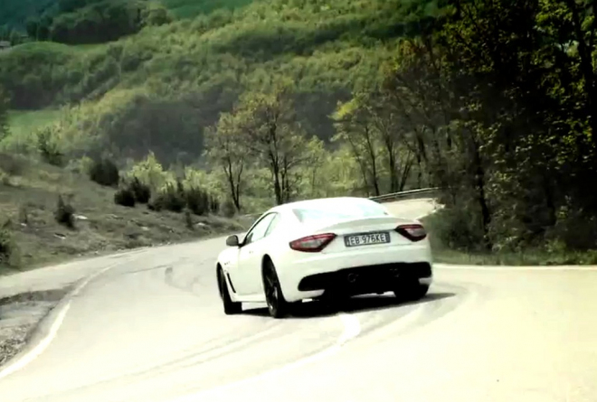 Maserati GranTurismo MC Stradale v další uchulahodící akci (video)
