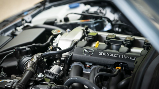 Mazda svou ikonu nedá, v příští generaci dostane dokonce větší spalovací motor a manuální řazení