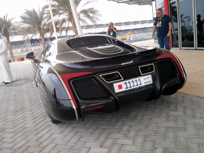 McLaren X-1 jezdí, ukázal se na GP Bahrajnu. Jeho „espézetku” uhádnete (foto)