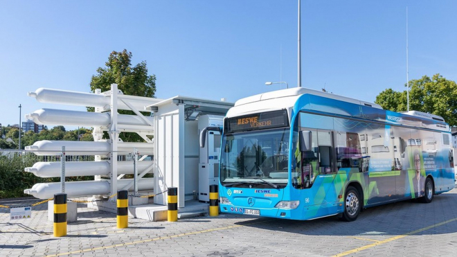 Elektrická iluze vyprchala, hesenská metropole se od autobusů na palivové články vrací k naftovým vozům