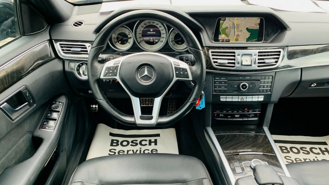 Pár let starý kombík Mercedesu s dieselem V6 a výbavou stojí míň než základ Octavie