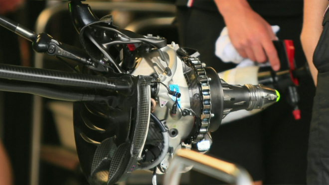 Mercedes chytře našel mezeru v pravidlech Formule 1, i díky tomu je dnes k neporažení