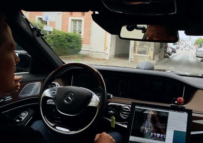 Mercedes prezentuje svůj autopilot na 100km trase, pečlivě zmapované (+ video)