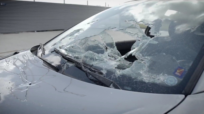 Dávejte pozor při podzimním mytí auta. Tahle spoušť není dílo vandala